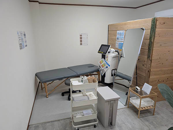 無人セルフ脱毛サロンONESELF　施術室の様子