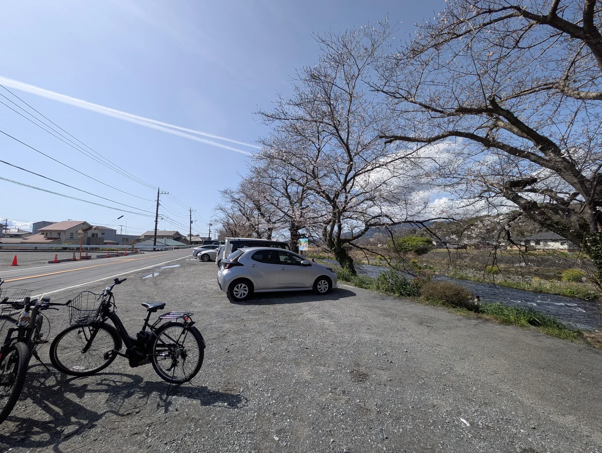 龍巌淵の無料駐車場