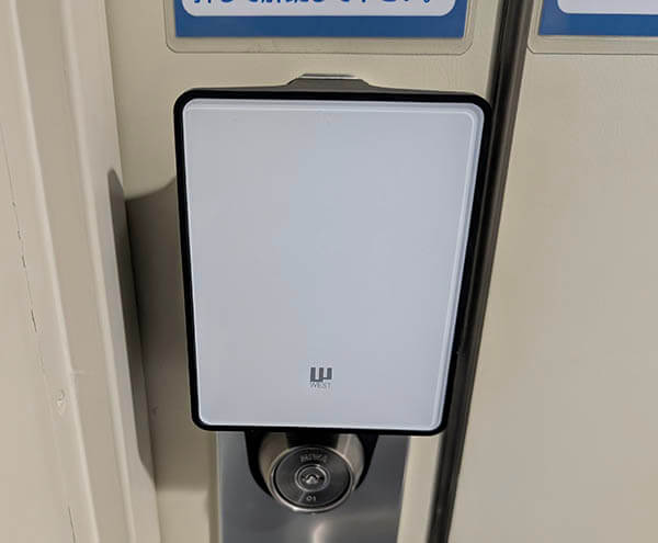 無人セルフ脱毛サロン　TSURU-TSURU　入店のセキュリティ